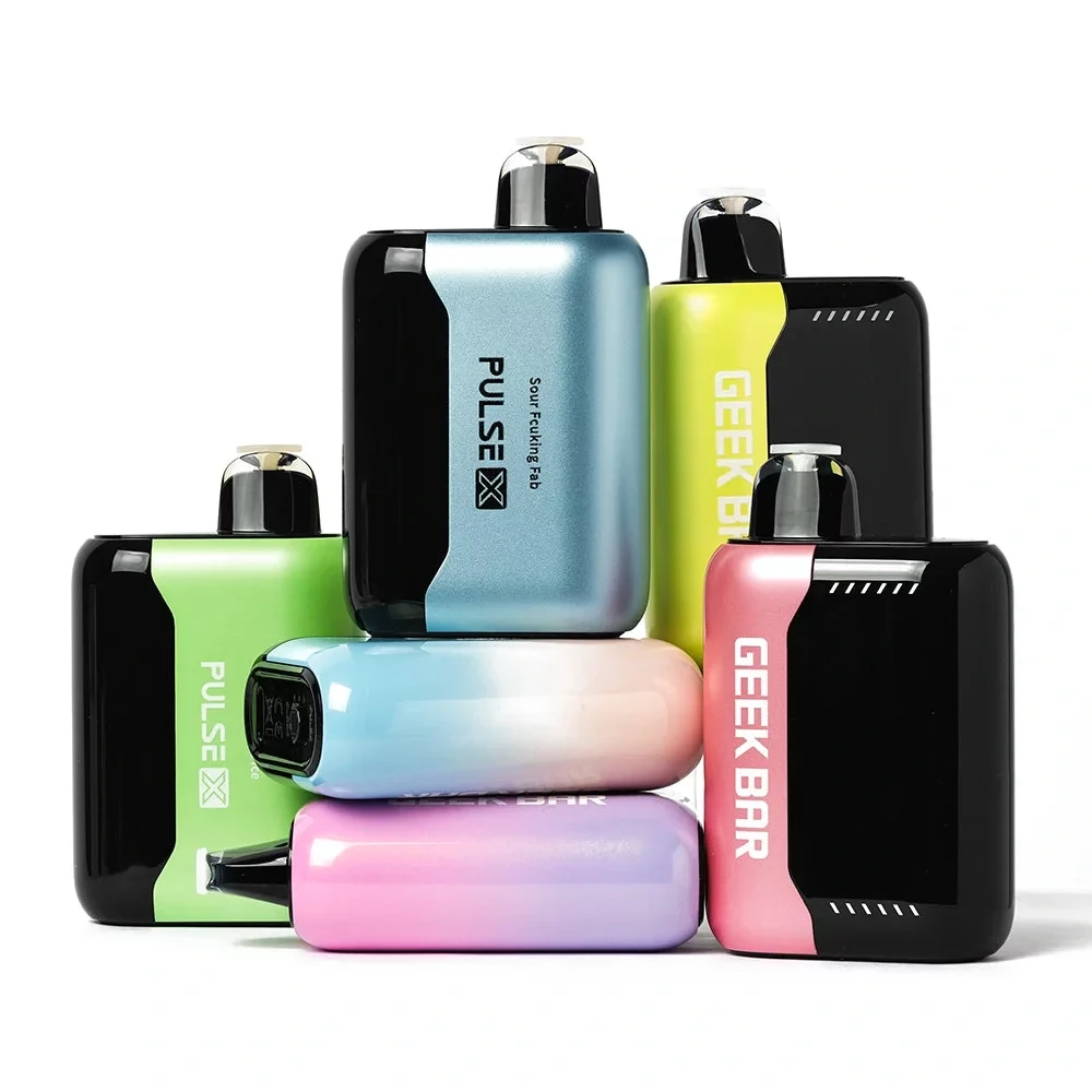A user holding a device with a foger vape battery, showing the charging port and proper handling technique